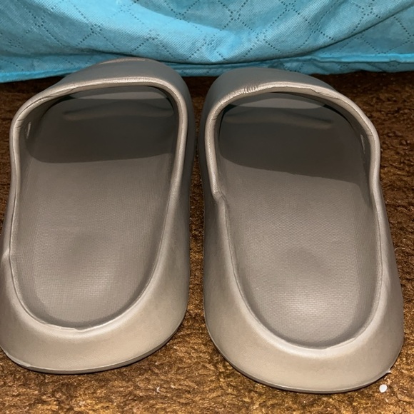 EVA Foam Slides Sandals New Mens size 12 or 13 Earth Brown - Picture 7 of 9